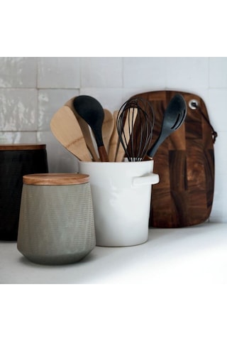 Crate & Barrel Ethan 5 Lb Ahşap Kapaklı Ekstra Büyük Seramik Kutu, Şık Ve Fonksiyonel Depolama Saklama Kapları Çok Renkli