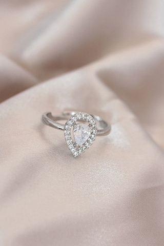 Ayarlamalı Silver Renk Metal Zirkon Ve Kristal Taşlı Damla Model Yüzük Çok Renkli Ayarlamalı Silver Renk Metal Zirkon Ve Kristal Taşlı Damla Model Yüzük Çok Renkli