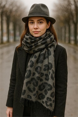 Neşeli Butik Kadın Yumuşak Dokulu Leopar Desen Püsküllü Şal Atkı Nbaks051 Kahverengi