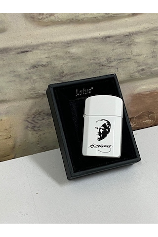 Lotus Marka Kemal Atatürk Portreli Ve İmzalı Beyaz Renk Benzinli
