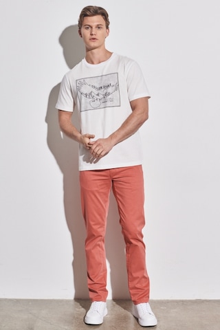 Wrangler Erkek Texas Slim Fit Dar Kesim Normal Bel Kiremit Esnek Pantolon W12SEAXAP Gülkurusu