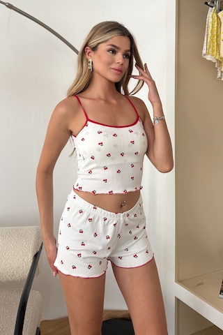 Giysa Kadın Askılı Kaplı Kiraz Desenli Şortlu Pijama Takımı Beyaz Kırmızı - 3403 Beyaz - Kırmızı