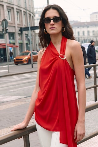 Sateen Aksesuar Detaylı Kolsuz Bluz - Kırmızı-137512
