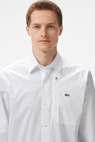 Lacoste Mens Regular Fit White Shirt Standart Kesim Çıtçıt Düğmeli Fermuar Cepli Erkek Gömlek Beyaz