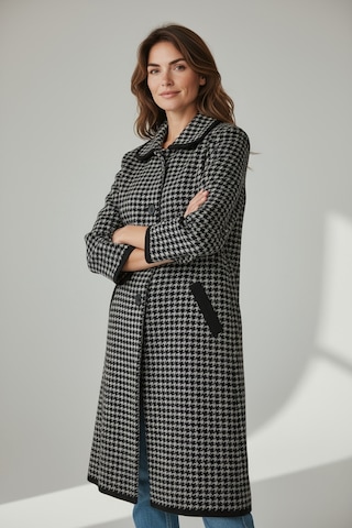 Kadın Önü Düğmelicepli Kalın Triko Hırka Vizon