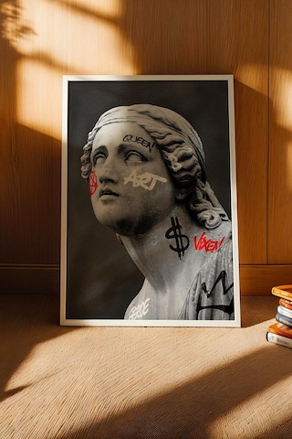 Modern Grafiti Klasik Heykel Çerçeveli Tablo Kripto Ve Finans Dünyası Ofis Dekoru Modifiye Sanat