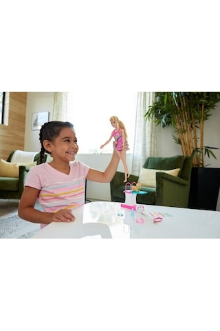 Barbie Seyahatte Yüzücü Barbie Oyun Seti - 30 Cm Bebek Dalış Taht