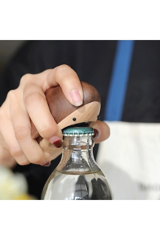 Novahub Ahşap Köpekbalığı Tasarımlı Sevimli Şişe Açacağı - Ev Ve Masaüstü Dekoru İçin Bej, Küçük Boy Bej