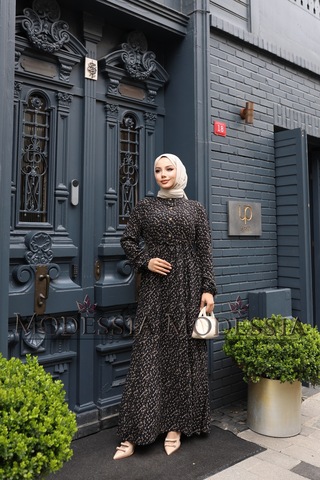 Kadın Siyah %100 Viskon Pamuklu Belden Bağlamalı Çiçek Desen Kat Kat Elbise V9539 Siyah