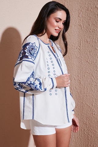 Lela Nakışlı Oversize Fit Pamuklu V Yaka Bayan Gömlek 676242 Ekru