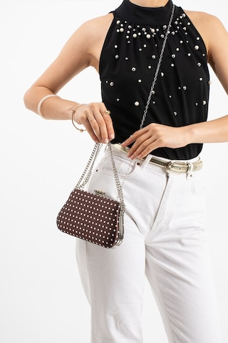 Lebibe Shoes Polkıa Kahverengi Saten Kumaş Puantiye Desenli Zincir Askılı Klips Kapamalı Clutch Çanta