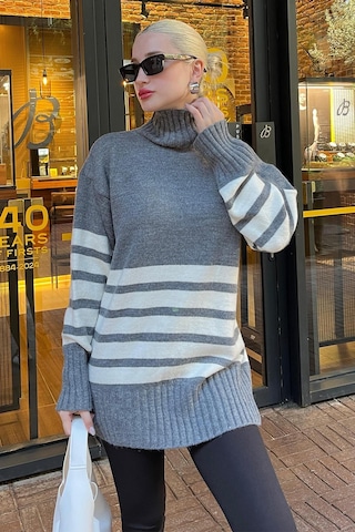 Madmext Gri Oversize Balıkçı Yaka Çizgili Kazak Mg2168 Gri