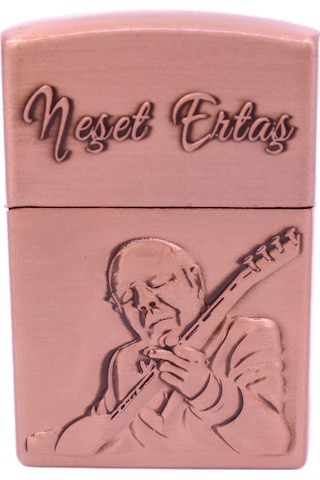Neşet Ertaş Gravür İşlemeli Metal Çakmak - Bronz Renk Bronz