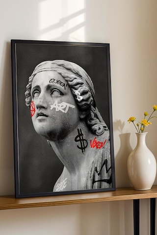 Modern Grafiti Klasik Heykel Çerçeveli Tablo Kripto Ve Finans Dünyası Ofis Dekoru Modifiye Sanat