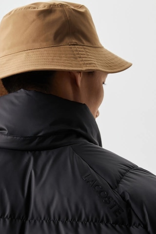 Lacoste Down Fill Parka Uzun Boy Kaz Tüyü Dolgulu Çıkartılabilir Kapüşonlu Erkek Parka Siyah Siyah