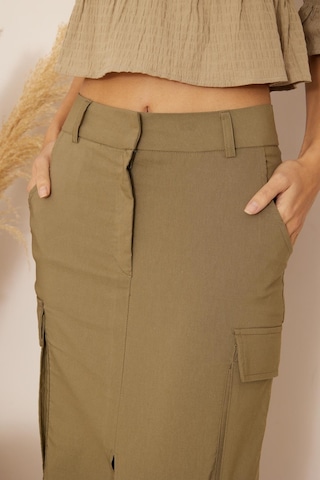Darlin Moda Haki Cep Detaylı Midi Boy Etek Dm2031 Haki