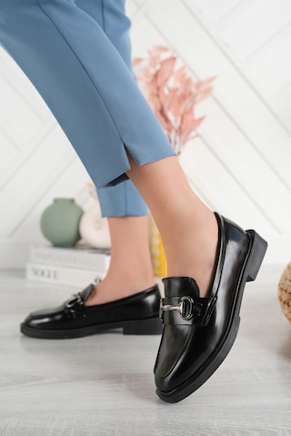 Aymood Kadın Siyah Zincir Tokalı Kalın Taban Pu Deri Günlük Klasik Topuklu Loafer Makosen Ayakkabı Siyah