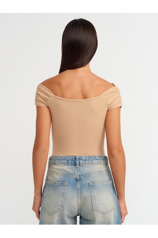 Dilvin Omuzları Açık Büzgülü Bodysuit Bej