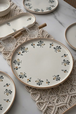 23 Parça 6 Kişilik Stackable Seramik Çiçek Desenli Sosluklu Kaşıklı Kahvaltı Takımı D-harma Beyaz