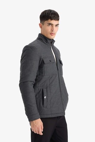 Defacto Slim Fit Dar Kesim Dik Yaka Astarlı Fermuarlı Cepli Kışlık Şişme Penye Mont E7888ax25auar167 Antrasit