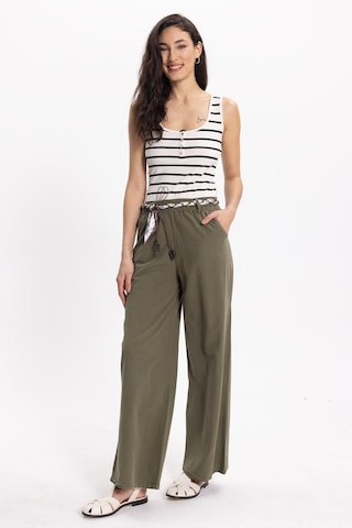 Tudors Kadın Slim Fit Dar Kesim Pamuklu Askılı Kare Yaka Çizgili Beyaz Crop-50313