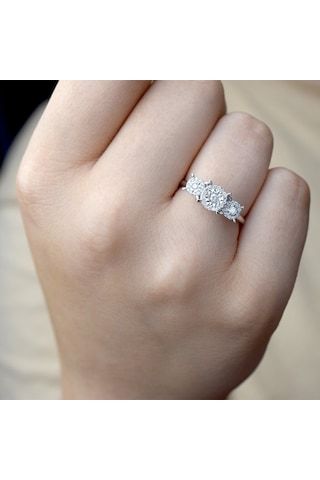 0.25 Ct. Üç Taş Pırlanta Yüzük