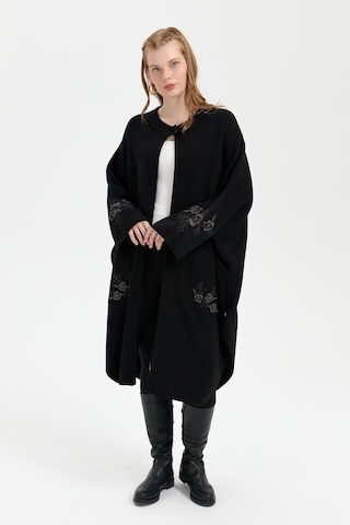 Kadın Dik Yaka Kolu Ve Cebi İşlemeli Panço Siyah Siyah