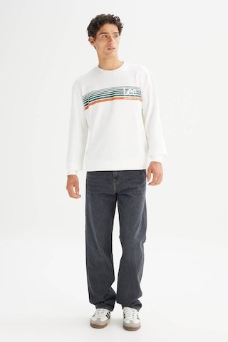 Lee Regular Fit Kırık Beyaz Erkek Sweatshirt L2520099102 Beyaz