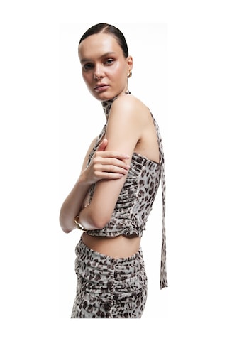 Koton Tül Boyundan Fular Detaylı Drapeli Leopar Desenli Crop Straplez Bluz Kahverengi Desenli 5sak10083uk