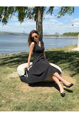 Efnaz Style Kadın Ithal Krep Kumaş Kruvaze Yaka Eteği Kloş Kolsuz Mini Elbise Siyah