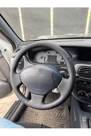 Megane 1 Uyumlu Araca Özel Dikmeli Direksiyon Kılıfı Soft Nokta D Siyah