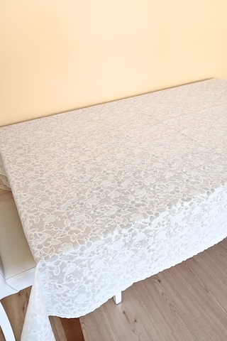 Dantel Motifli Muşamba Masa Örtüsü 140 X 180 Cm - Beyaz Renk-çiçek