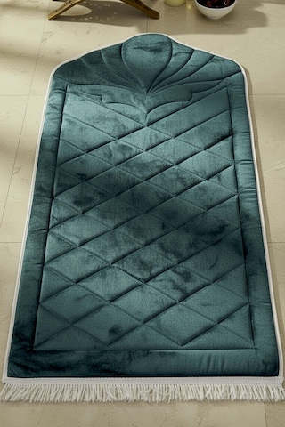 Zümrüt Yeşili Kapitone Dolgulu Lüks Seccade 65x115 Cm Yeşil