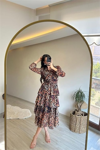 Neşeli Butik Kadın Leopar Desenli Kat Kat Volanlı Şifon Elbise Nm014 Kahverengi