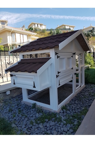 AHŞAP TAVUK KÜMESİ