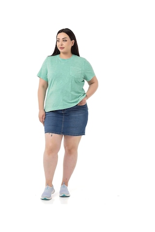 Disentis Büyük Beden Parça Boyalı Bisiklet Yaka Kavisli Yırtmaçlı Yeşil T-shirt-yeşil Yeşil
