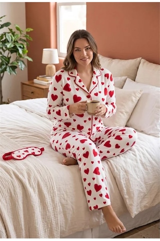Go İthalat Pamuklu Yumuşak Dokulu Büyük Beden Kırmızı Desenli Biyeli Düğmeli Uzun Kollu Pijama Takımı Beyaz