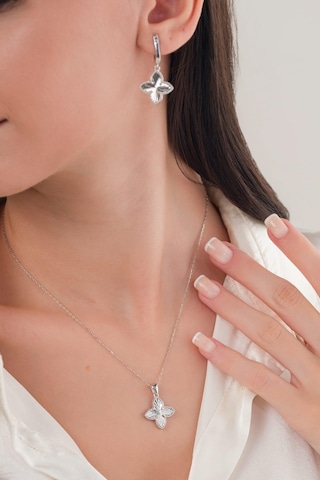 Tmt Silver Gümüş Yonca Lazer Kesim Kalem İşlemeli Kolye Küpe Set