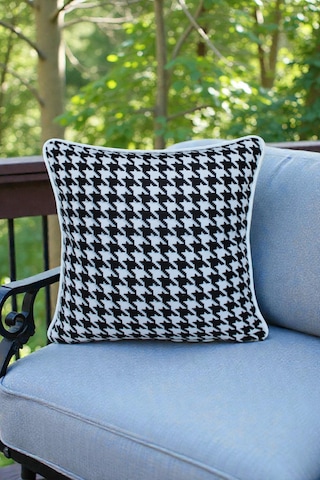 Kırlent Kılıfı Motif Desenli 45x45 Raşel Örme Kadife Çift Taraflı Dijital Baskı Beyaz Biyeli 02 Çok Renkli
