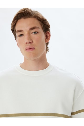 Koton Oversize Sweatshirt Bisiklet Yaka Çizgili Pamuk Karışımlı Bej Çizgili 5wam70105mk Ekru