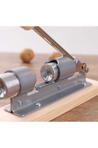 Monyee Ev İçin Çeşitli Fındıkların Kabuklarını Açmak İçin Ayarlanabilir Ahşap Ve Metal Lehimli Fındık Kırıcı Araç Gümüş