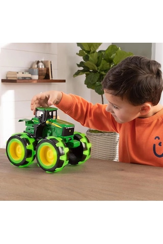 John Deere Işıklı Canavar Traktör 46434