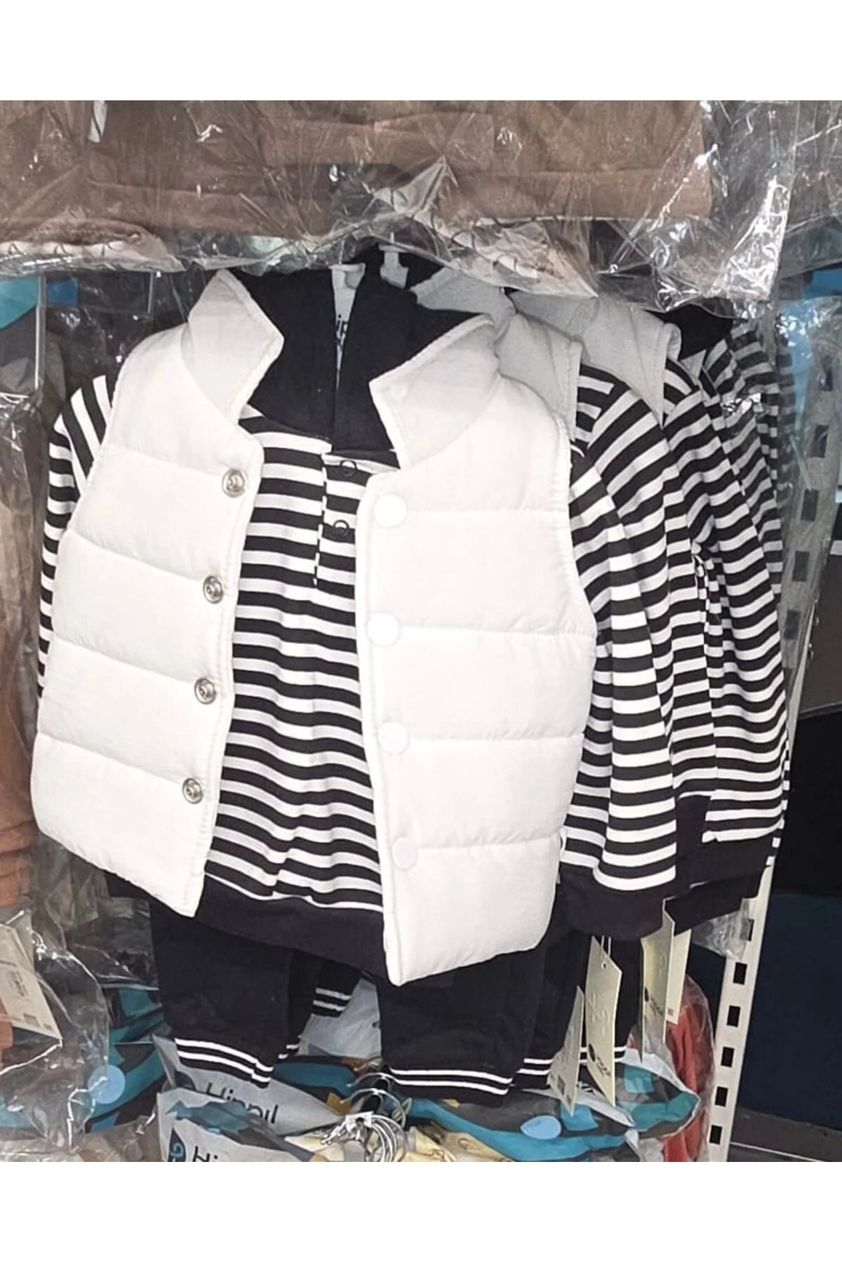 Bilge Trend Erkek Bebek Çizgili Kapüşonlu Sweat , Şişme Yelek , Pantolon 3 Parça Kışlık Takım Siyah - Beyaz