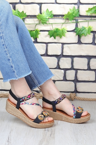 Vojo Daisy Rahat Taban Taş Boncuk Detaylı Kadın Sandalet 267800001858 01 Siyah Siyah
