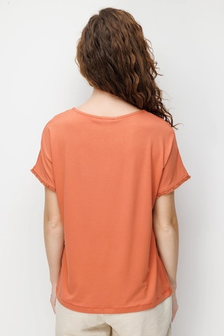 Desen Triko Sıfır Yaka Yakası Hasır Aksesuarlı Penye Kadın T-shirt 26819 Kiremit