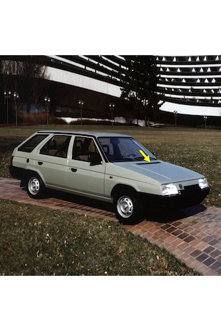 Skoda Forman 1988-1995 Motor Kaput Üstü Plastik Çıta 115762140