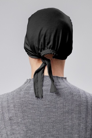 Kadın Tesettür Likralı Penye Dikişsiz Kaymaz Düz Bağlamalı Bone Siyah