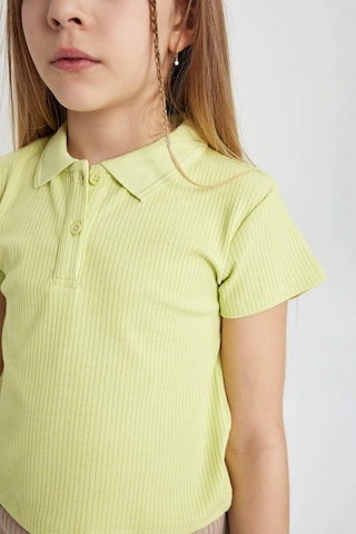 DeFacto Kız Çocuk Slim Fit Dar Kesim Polo Yaka Basic Düz Fitilli Kaşkorse Kısa Kollu Tişört Z7794A624SMGN664