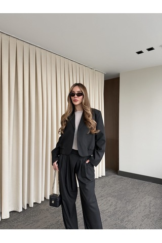 Laluvia Siyah Crop Ceket Pantolon Takım - 9689 Siyah