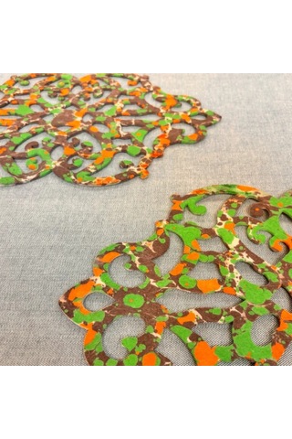 Uretti - Gülin 6449 - Ebru Sanatı İle Elde Yapılmış Lazer Kesim Keçe Supla 2li Takım 40cm - Kahverengi Çok Renkli